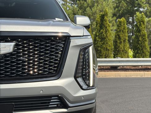 Used 2025 Cadillac Escalade ESV Sport Platinum w/ LPO, ONYX Package AWD/4WD image 22