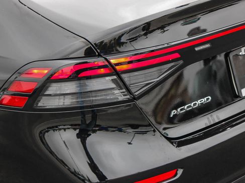 Certified 2025 Honda Accord LX image 9