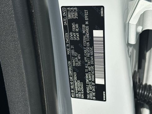 Certified 2023 Volvo XC60 T8 Plus AWD/4WD image 36