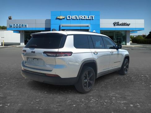 Used 2023 Jeep Grand Cherokee L Altitude AWD/4WD image 5