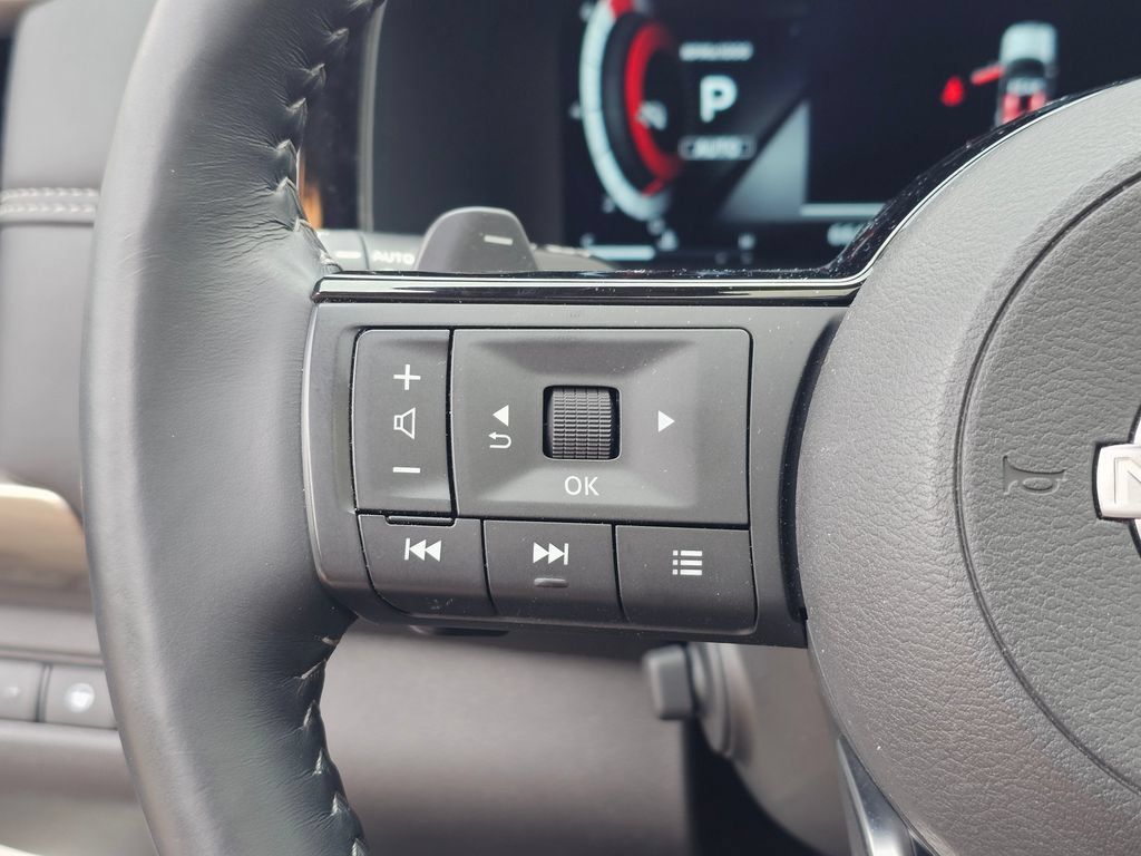 Used 2024 Nissan Pathfinder Platinum AWD/4WD image 38