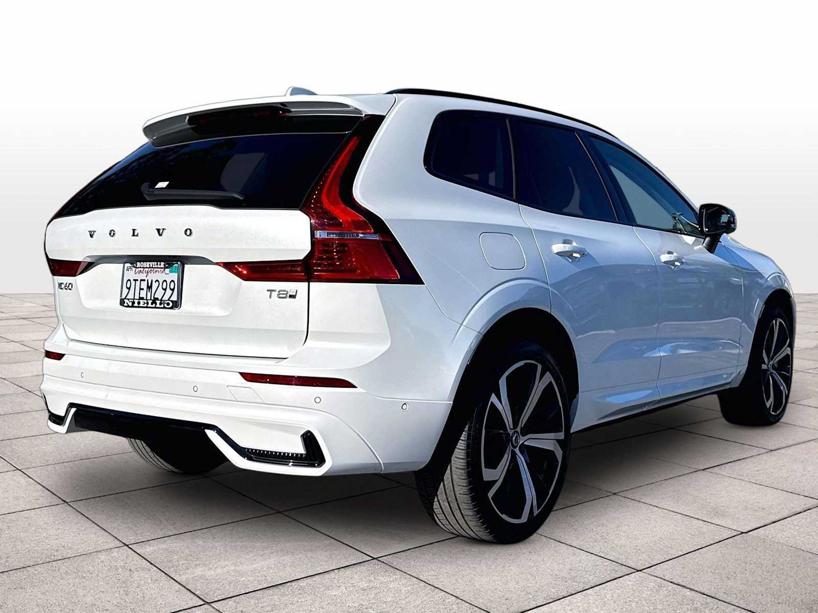 Used 2025 Volvo XC60 T8 Ultra w/ Climate Package AWD/4WD image 15