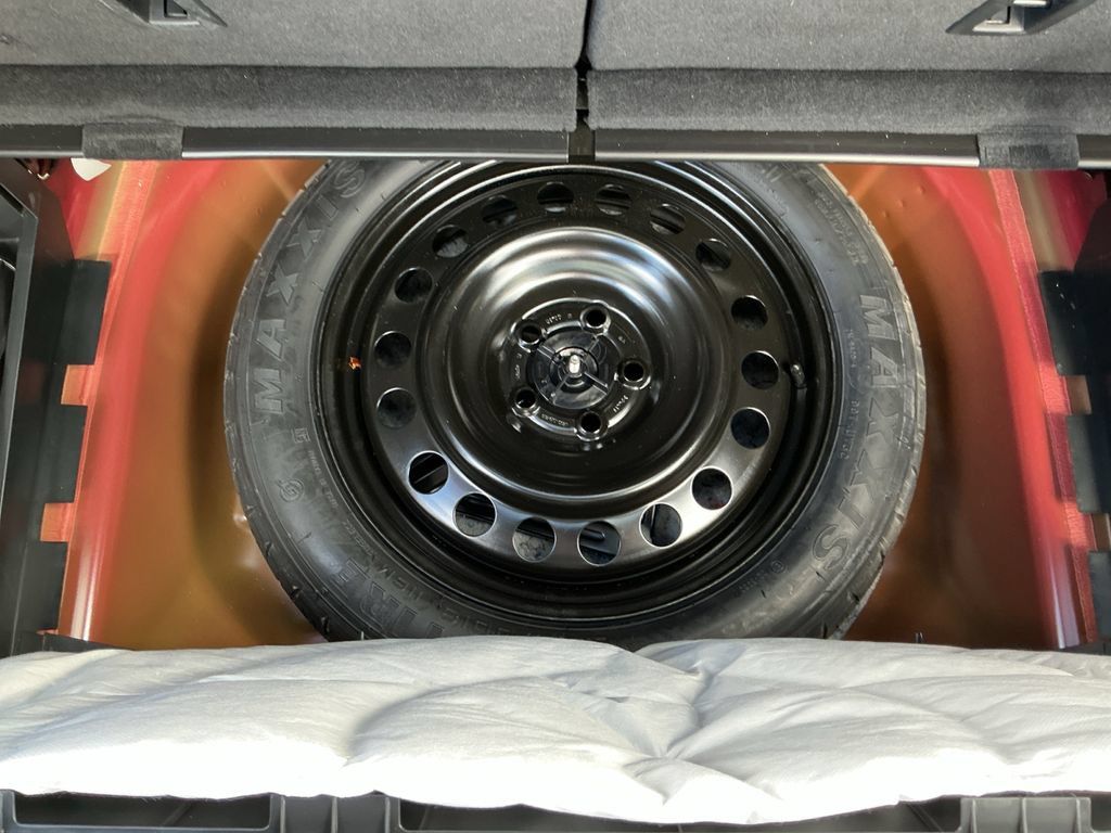 Used 2023 Ford Explorer ST-Line w/ Class IV Trailer Tow Package RWD image 10