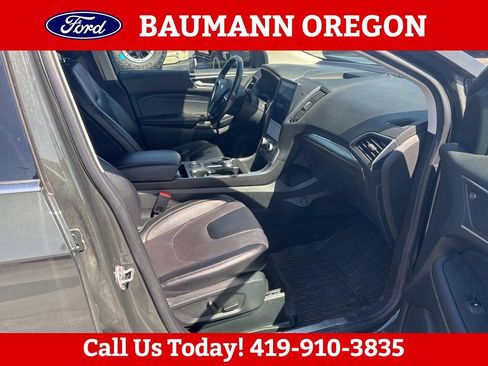 Used 2022 Ford Edge Titanium w/ Equipment Group 301A AWD/4WD image 4
