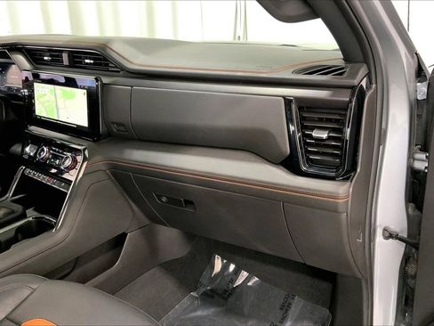 Used 2024 GMC Sierra 1500 AT4 w/ Technology Package image 16