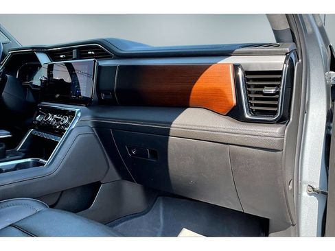 Used 2025 GMC Sierra 1500 Denali w/ Technology Package AWD/4WD image 27