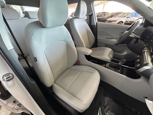 Used 2024 Hyundai Kona SE image 33