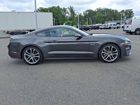 Used 2018 Ford Mustang GT Premium RWD image 7