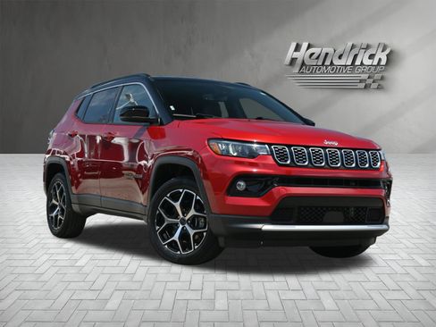 Used 2025 Jeep Compass Limited AWD/4WD image 2