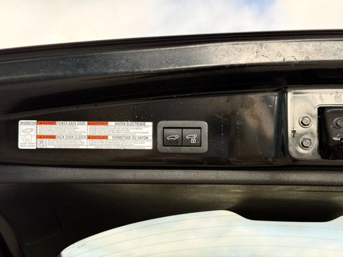 Used 2024 Toyota Corolla Cross XLE w/ Convenience Package image 51