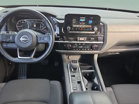 Used 2025 Nissan Pathfinder SV FWD image 12