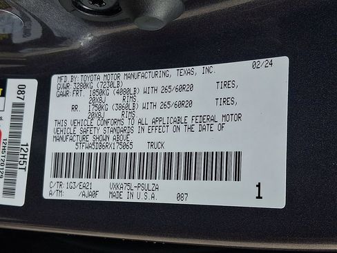 Used 2024 Toyota Tundra Limited AWD/4WD image 27