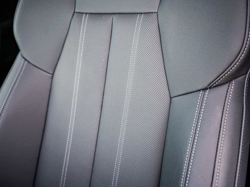 Used 2025 Audi Q6 e-tron Premium Plus image 26