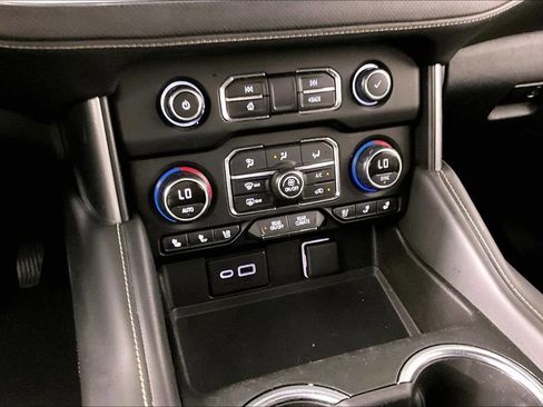 Used 2021 Chevrolet Tahoe Premier w/ Premium Package AWD/4WD image 8