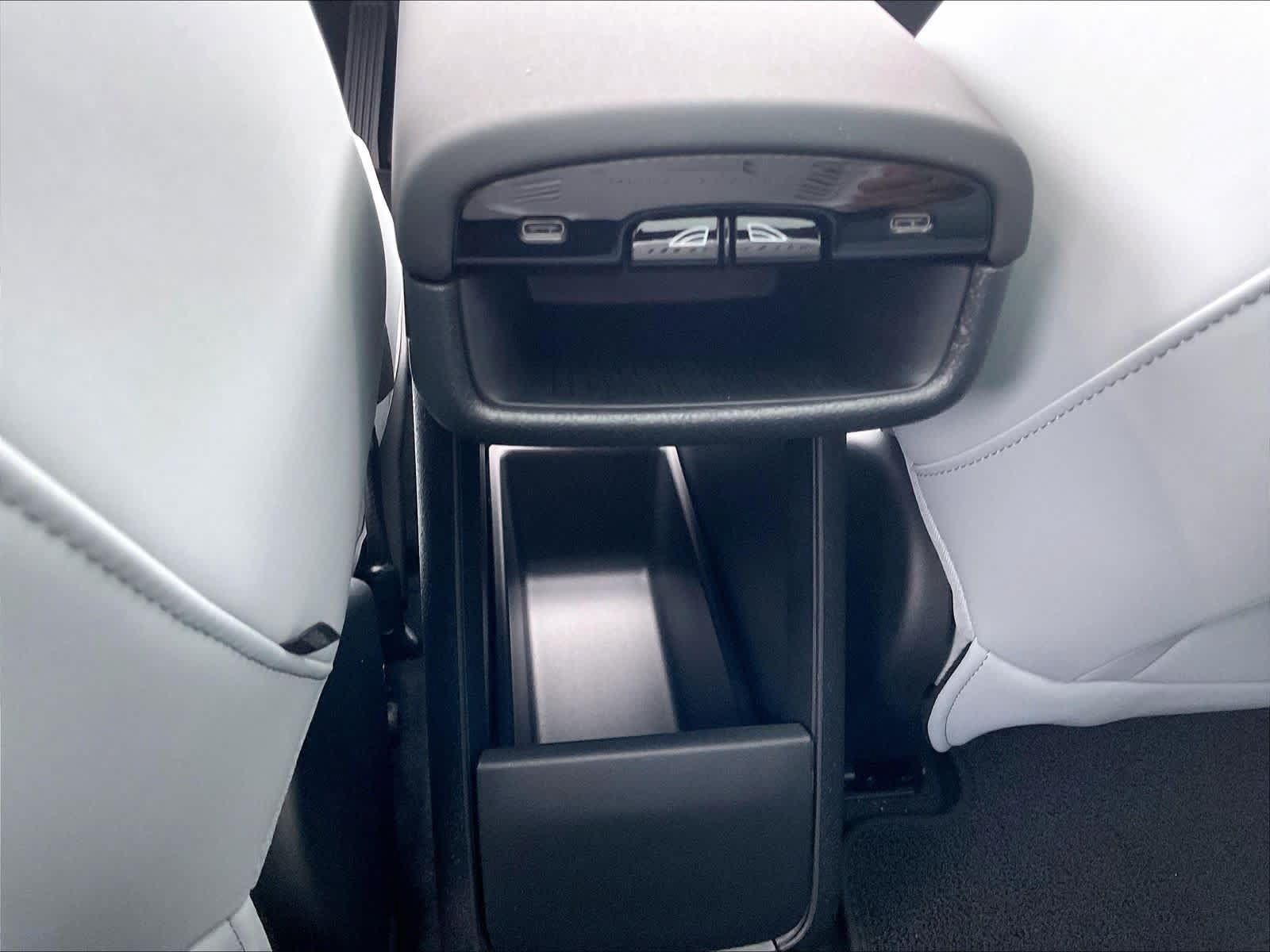 New 2025 Volvo EX30 Ultra w/ Protection Package Premier AWD/4WD image 16