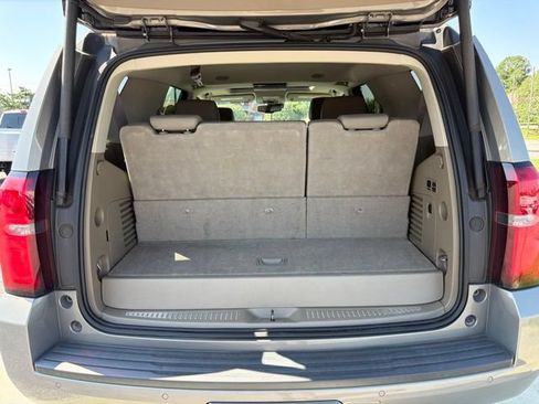 Used 2019 Chevrolet Tahoe LT w/ LT Signature Package AWD/4WD image 12