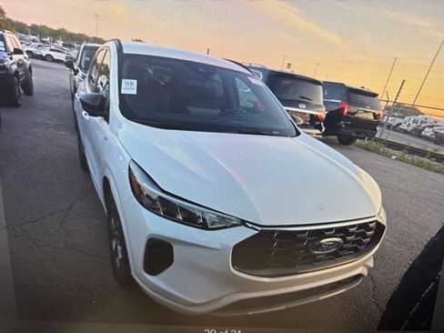 Used 2024 Ford Escape ST-Line w/ Tech Pack #1 FWD image 31
