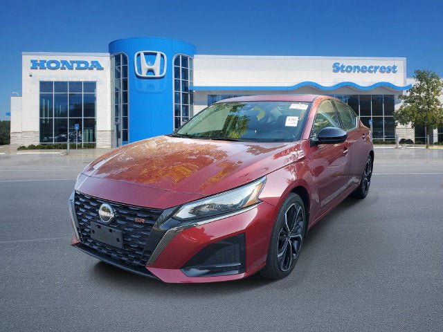 Used 2023 Nissan Altima 2.5 SR w/ SR Premium Package FWD image 4