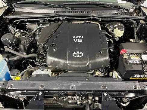Used 2014 Toyota Tacoma 4x4 Double Cab w/ TRD Sport Package image 9