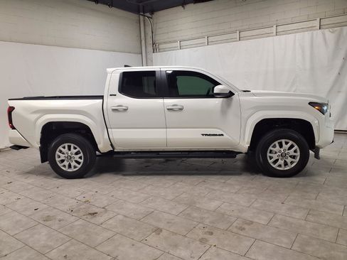 Used 2024 Toyota Tacoma SR5 image 10
