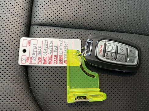 New 2026 Chrysler Pacifica Limited w/ Trailer Tow Group image 29