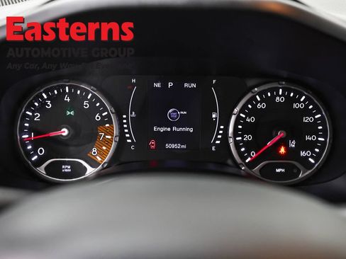 Used 2023 Jeep Renegade Latitude AWD/4WD image 17