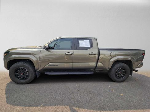 Used 2024 Toyota Tacoma TRD Sport w/ TRD Sport Premium Package AWD/4WD image 6