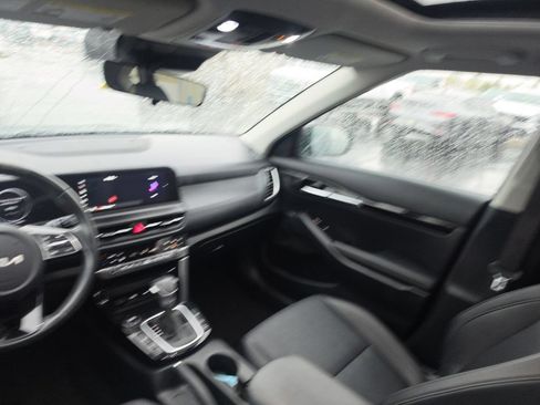 Used 2025 Kia Seltos EX w/ EX Sunroof Package FWD image 26