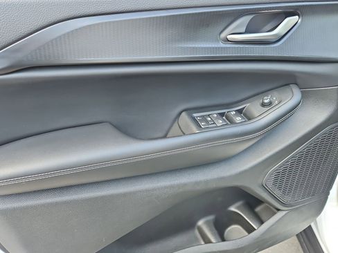 Used 2024 Jeep Grand Cherokee Laredo image 14