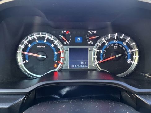 Used 2016 Toyota 4Runner SR5 image 18