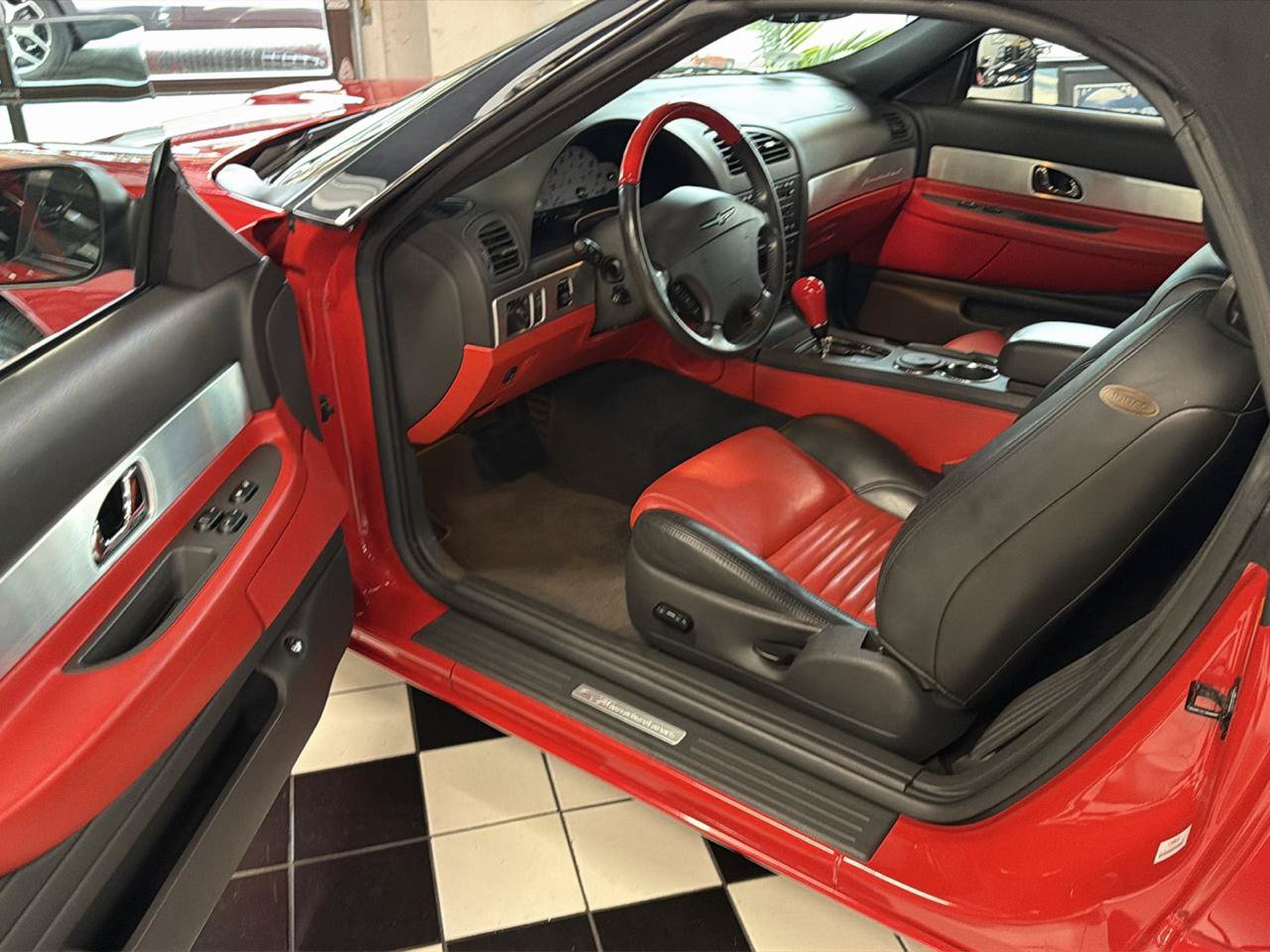 Used 2002 Ford Thunderbird RWD image 13