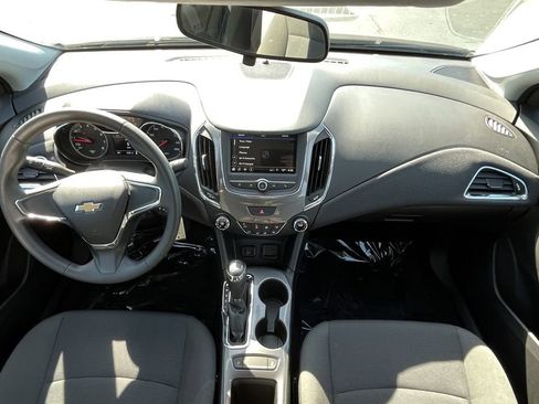 Used 2019 Chevrolet Cruze LS FWD image 11