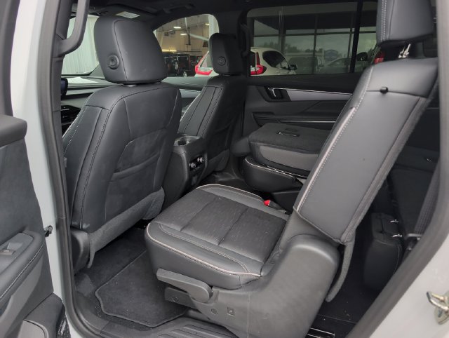 Used 2025 Buick Enclave Sport Touring w/ Power Package FWD image 8