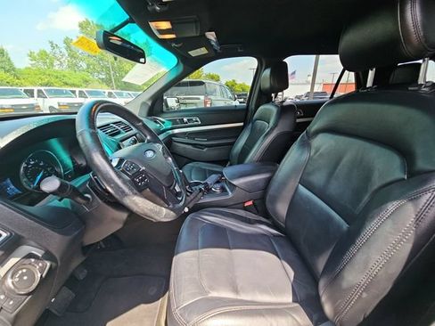 Used 2016 Ford Explorer XLT w/ Equipment Group 202A AWD/4WD image 21