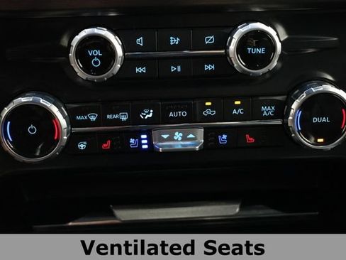 Used 2023 Ford F350 Lariat w/ FX4 Off-Road Package AWD/4WD image 29