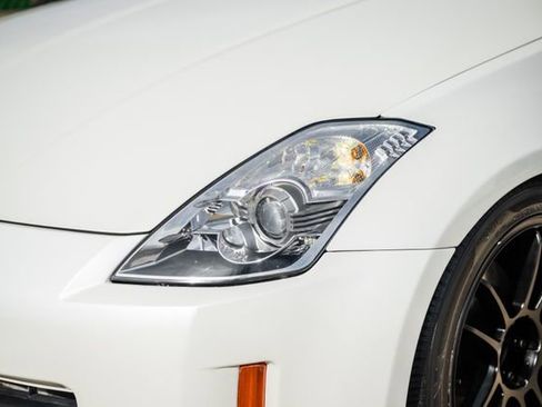 Used 2006 Nissan 350Z Coupe w/ (N93) Cargo Convenience Pkg image 50