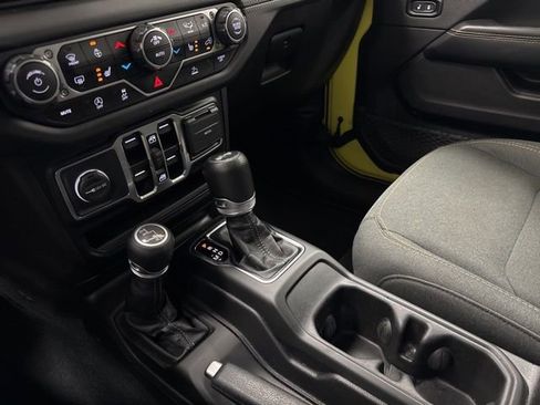 Used 2024 Jeep Wrangler Sahara image 19