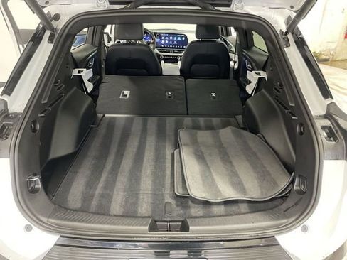 Used 2025 Chevrolet Equinox EV LT image 25