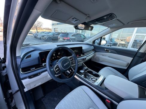 New 2026 Kia Carnival EX FWD image 41