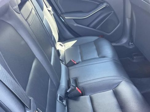 Used 2015 Mercedes-Benz CLA 250 image 39