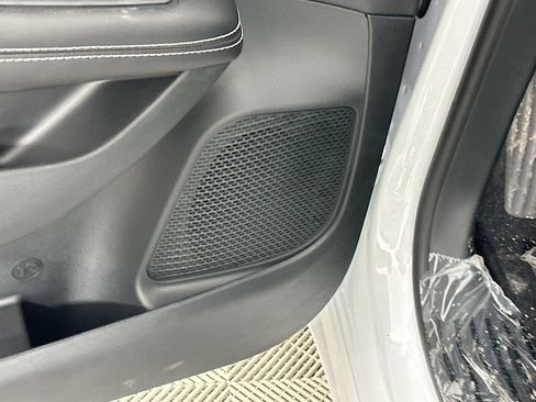 New 2026 Chrysler Voyager LX FWD image 24