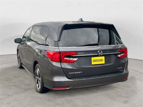 Used 2023 Honda Odyssey Touring image 3