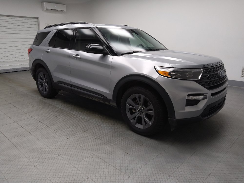 Used 2023 Ford Explorer XLT w/ Equipment Group 202A AWD/4WD image 11