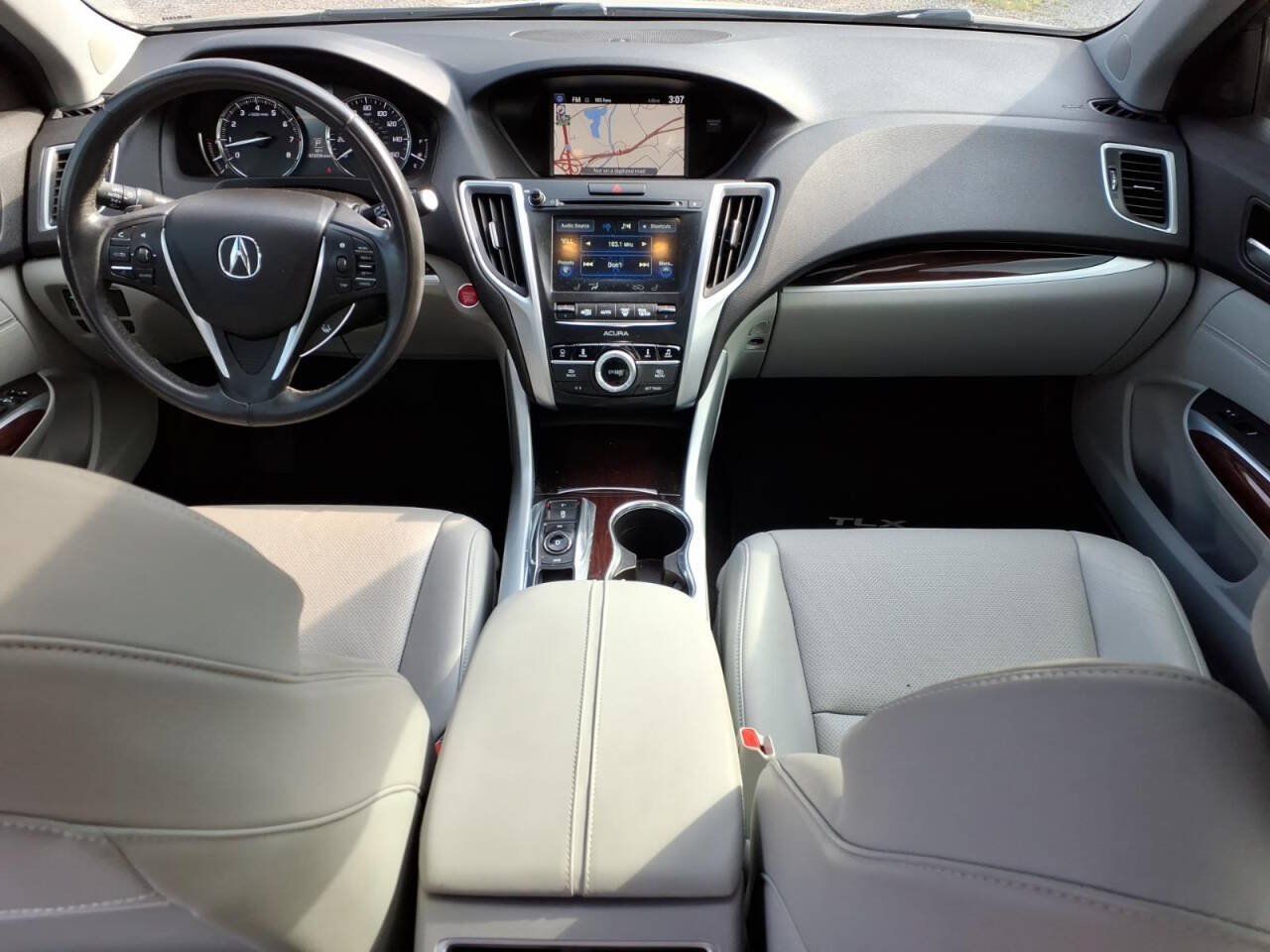 Used 2017 Acura TLX w/ Technology Package FWD image 11
