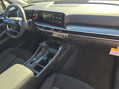 New 2026 Kia Sorento LX image 13