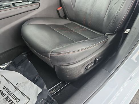 Used 2023 Nissan Altima 2.5 SR w/ SR Premium Package FWD image 34