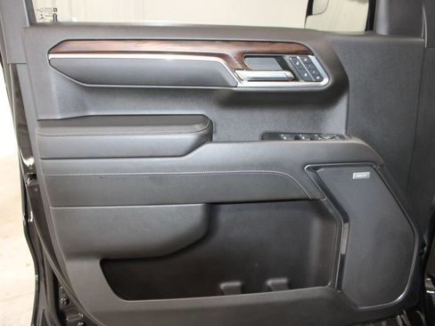 Used 2022 GMC Sierra 1500 SLT w/ SLT Convenience Package AWD/4WD image 31