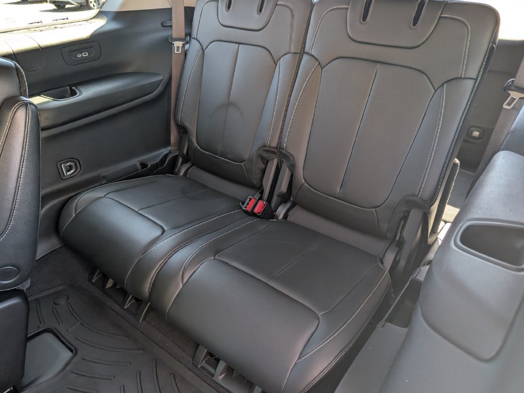Used 2022 Jeep Grand Cherokee L Limited AWD/4WD image 7