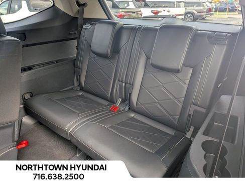 Used 2025 Volkswagen Atlas SE image 9