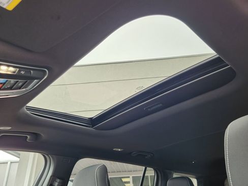 New 2025 Jeep Grand Cherokee L Laredo w/ Luxury Tech Group I image 18